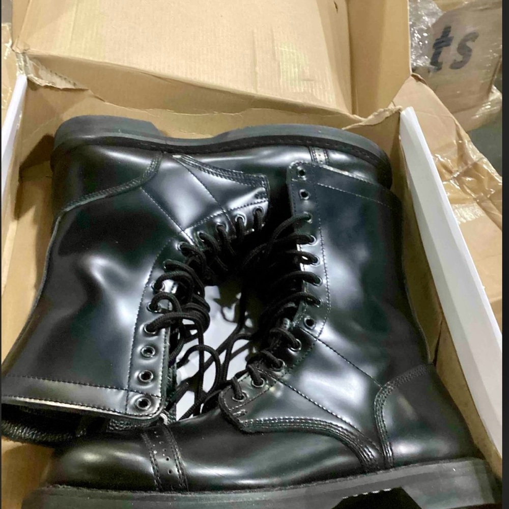 Men’s black leather jump boots